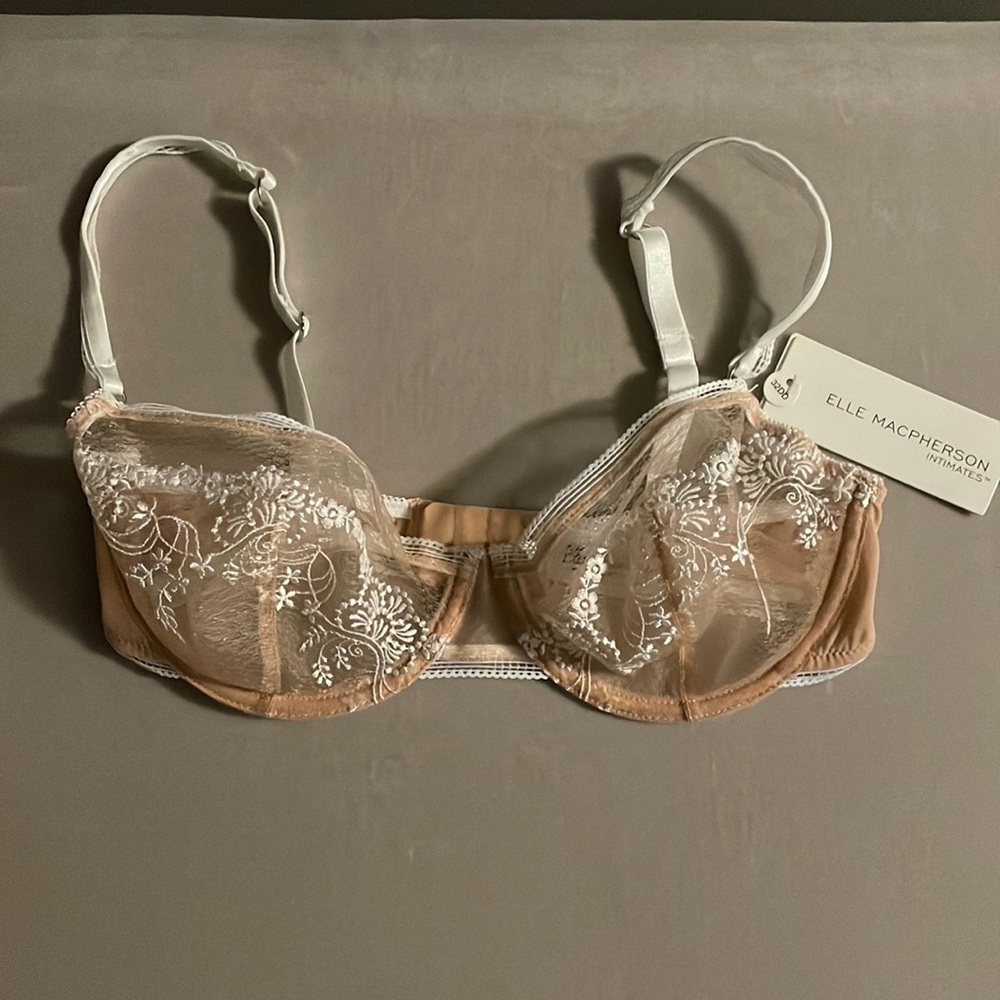 32DD Elle Macpherson Intimates
